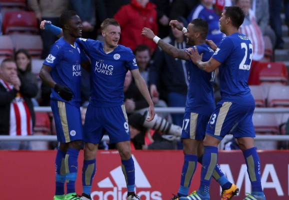 Leicester doblegó al Sunderland y acaricia la Premier League